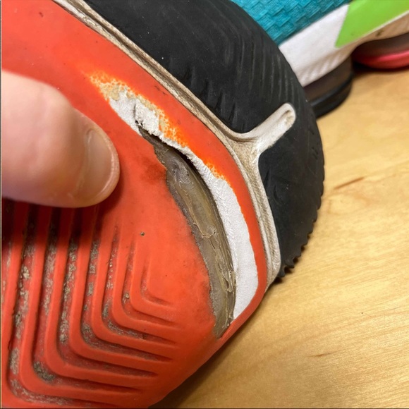 Jordan 16 Low Hyper Jade - Picture 8 of 9